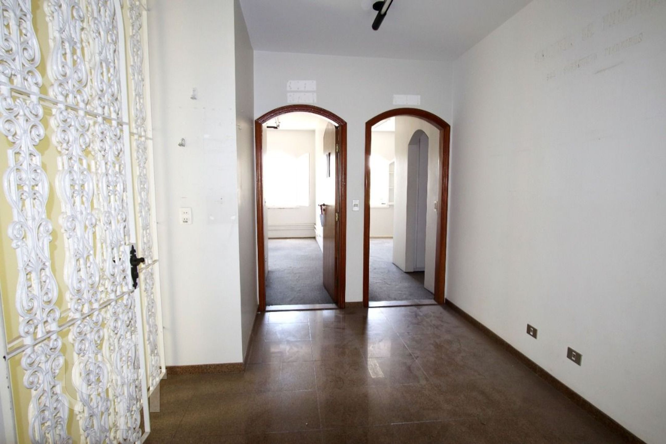 Casa à venda com 4 quartos, 332m² - Foto 14