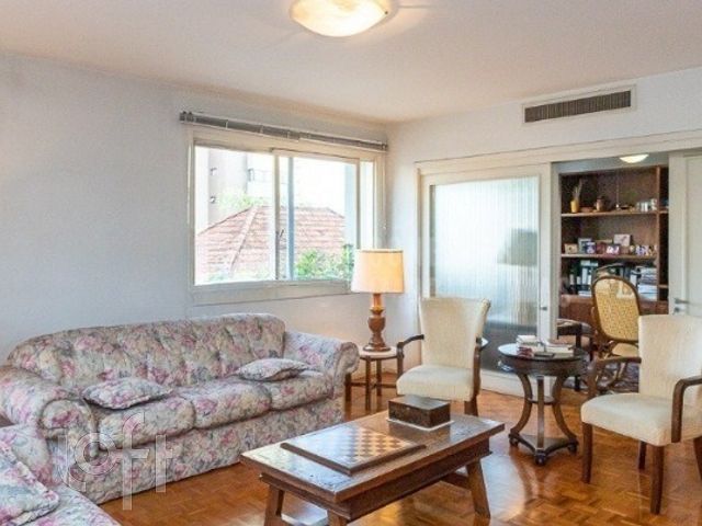 Apartamento com 245m², 3 dormitórios, 1 suíte, 2 vagas, Moinhos de Vento em Porto Alegre