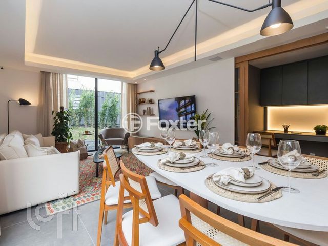 Apartamento com 80m², 2 dormitórios, 2 suítes, 2 vagas, Petrópolis em Porto Alegre