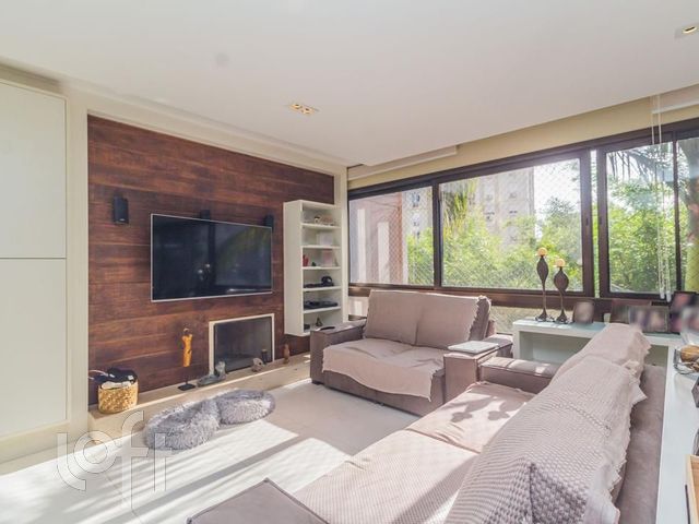 Apartamento com 143m², 4 dormitórios, 4 suítes, 3 vagas, Rio Branco em Porto Alegre