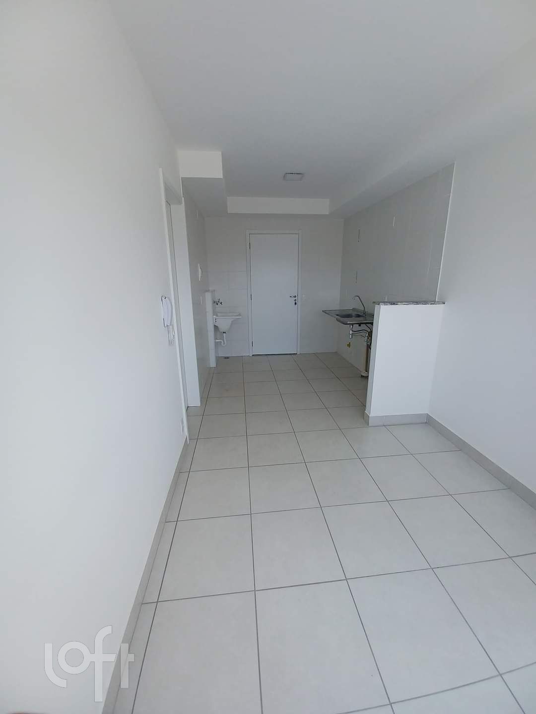 Apartamento à venda com 1 quarto, 28m² - Foto 2