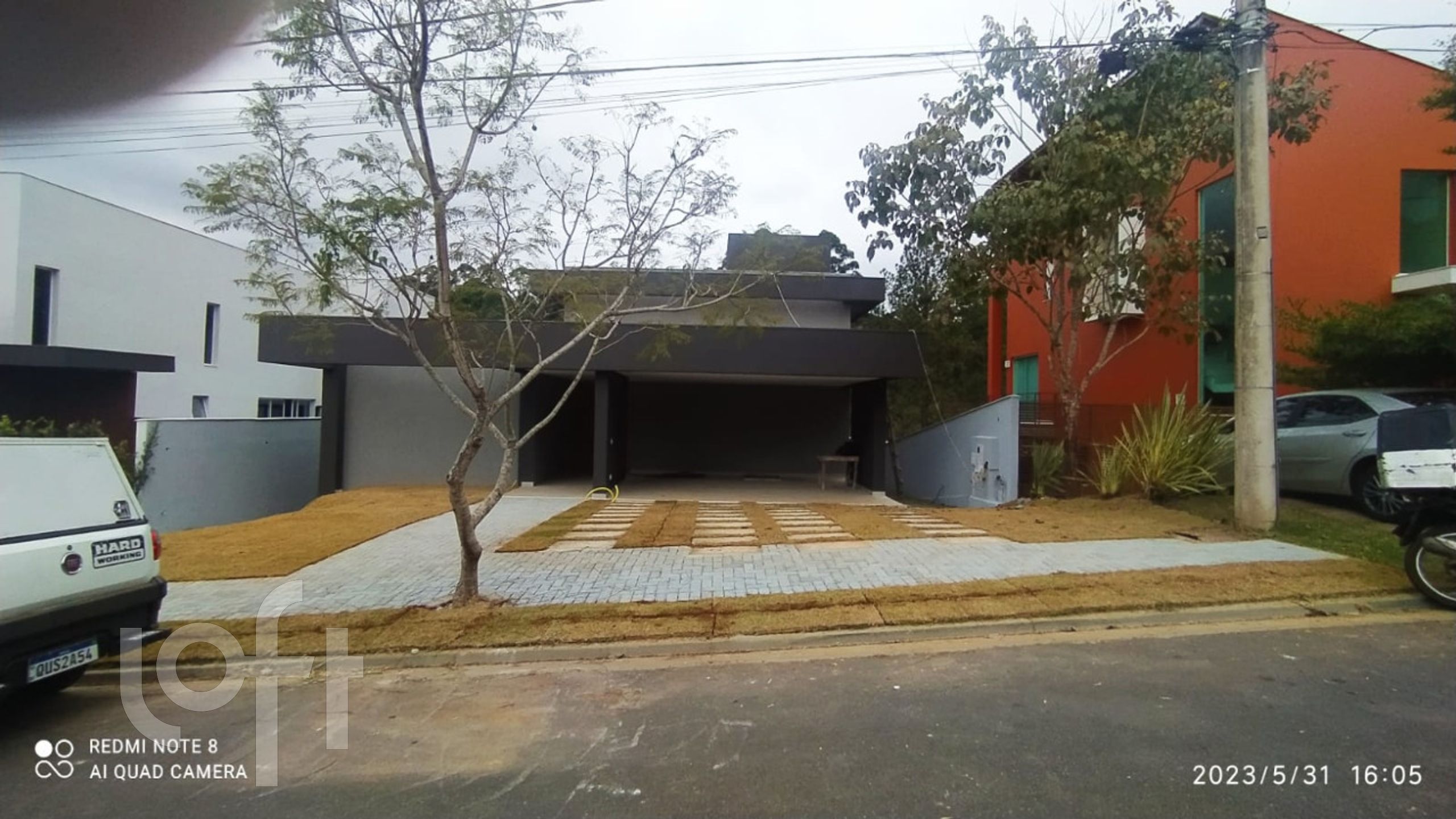 Casa de Condomínio à venda com 4 quartos, 330m² - Foto 2