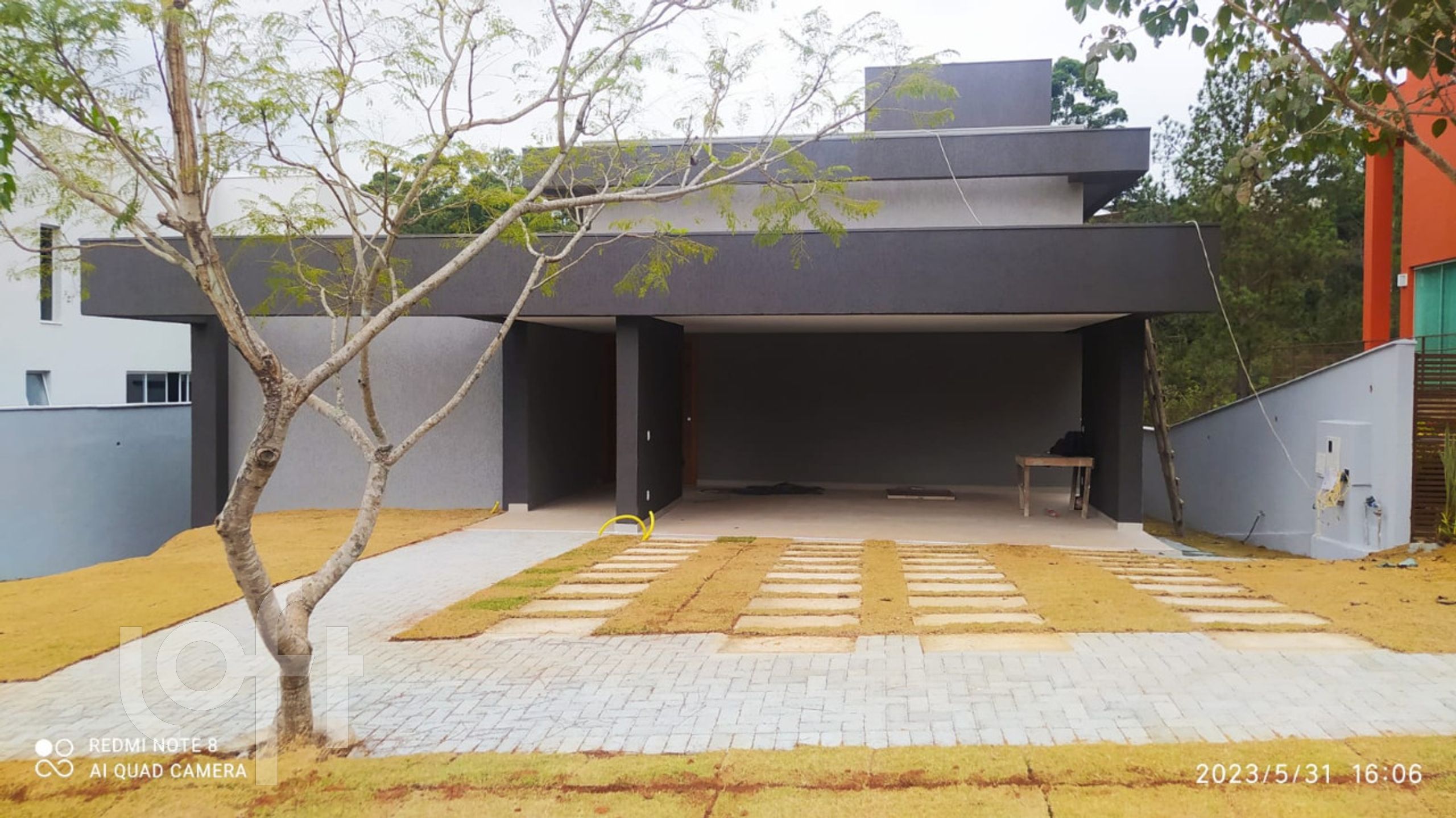 Casa de Condomínio à venda com 4 quartos, 330m² - Foto 1