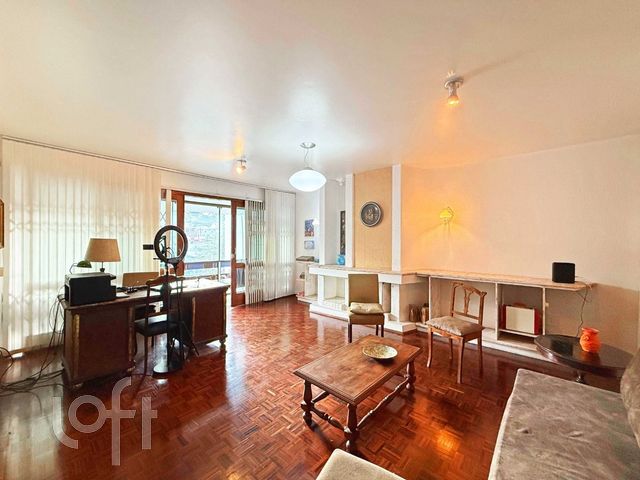 Casa com 316m², 5 dormitórios, 2 suítes, 4 vagas, Chácara das Pedras em Porto Alegre