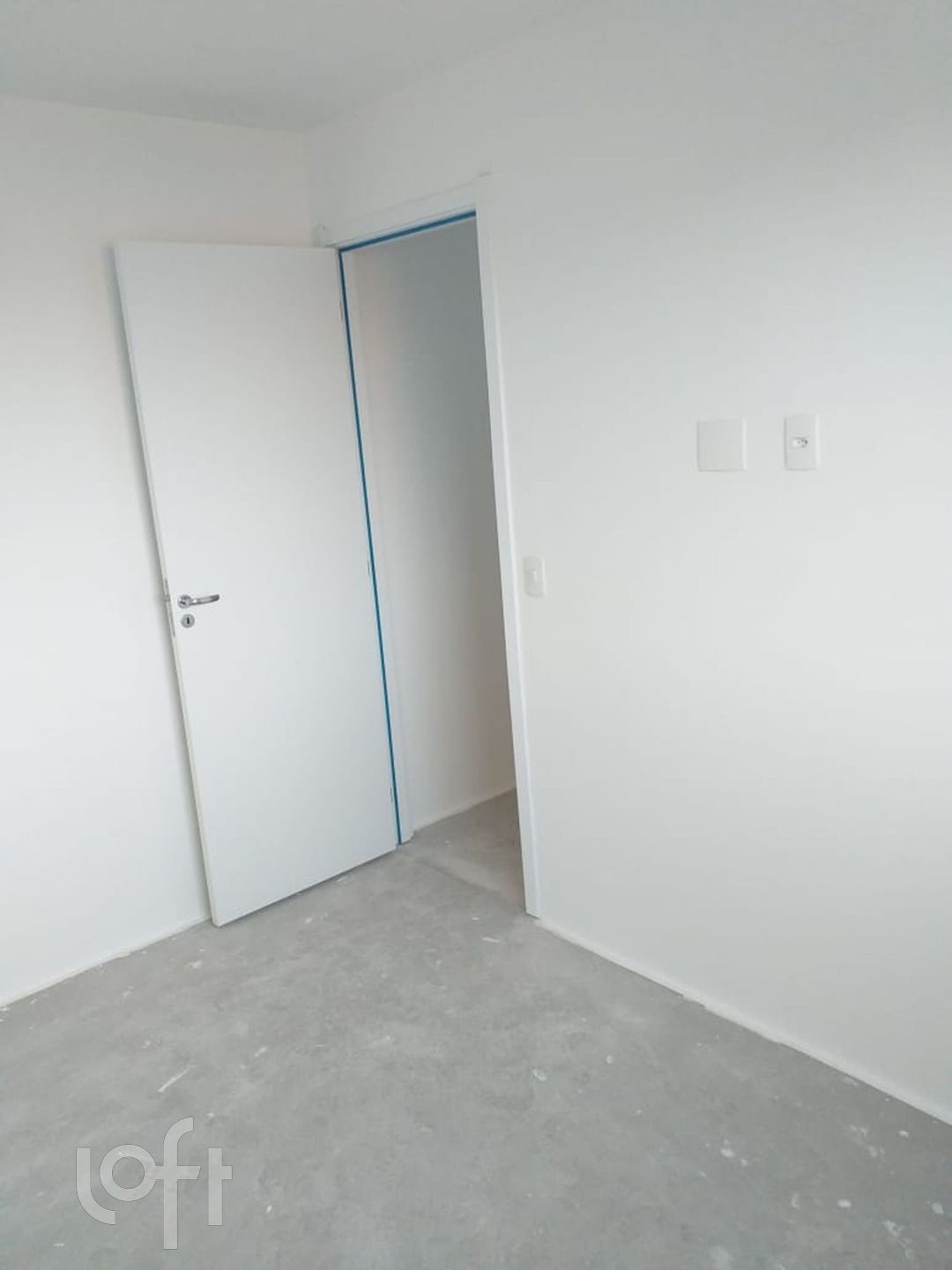 Apartamento à venda com 2 quartos, 42m² - Foto 3