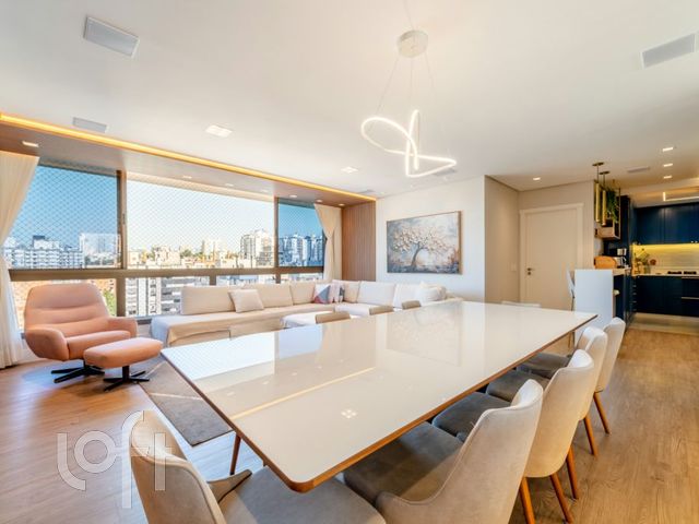 Apartamento com 137m², 3 dormitórios, 3 suítes, 2 vagas, Boa Vista em Porto Alegre