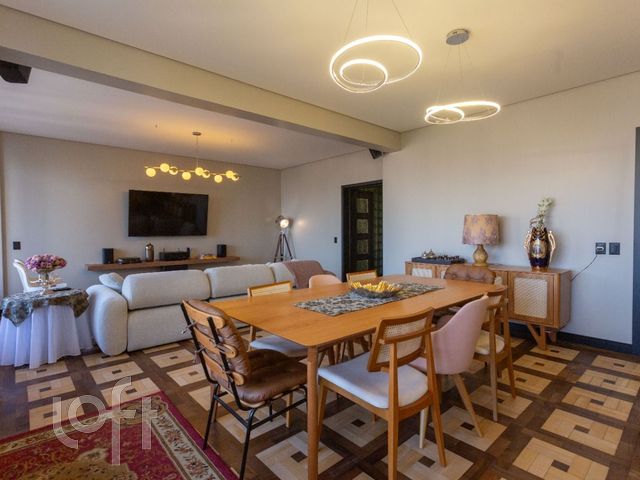 Apartamento com 221m², 3 dormitórios, 1 suíte, 1 vaga, Independência em Porto Alegre