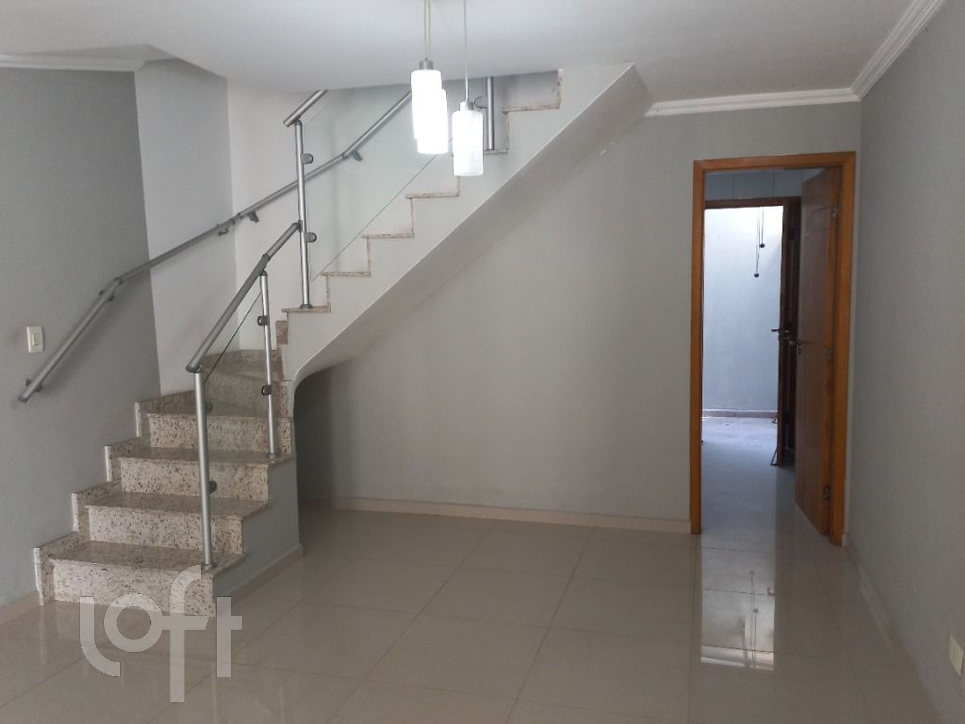 Casa à venda com 2 quartos, 88m² - Foto 1