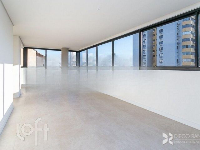 Apartamento com 110m², 3 dormitórios, 1 suíte, 2 vagas, Menino Deus em Porto Alegre