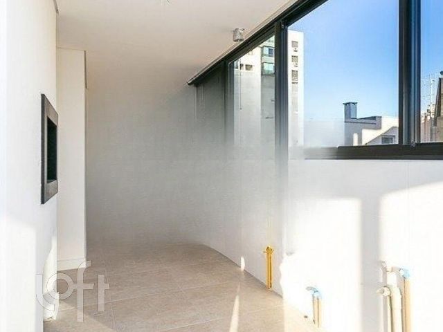 Apartamento com 110m², 3 dormitórios, 1 suíte, 2 vagas, Menino Deus em Porto Alegre