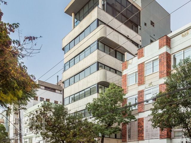 Apartamento com 110m², 3 dormitórios, 1 suíte, 2 vagas, Menino Deus em Porto Alegre