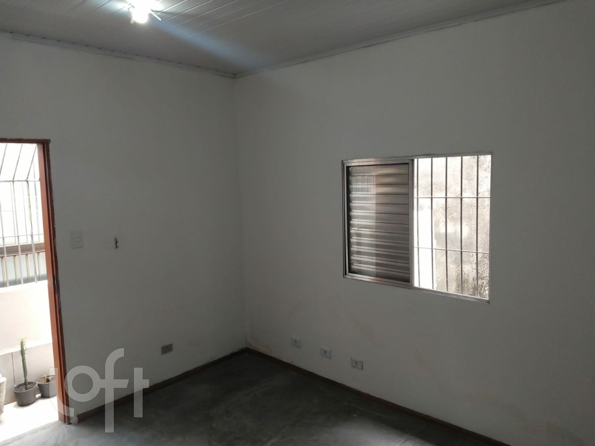 Casa à venda com 3 quartos, 88m² - Foto 1