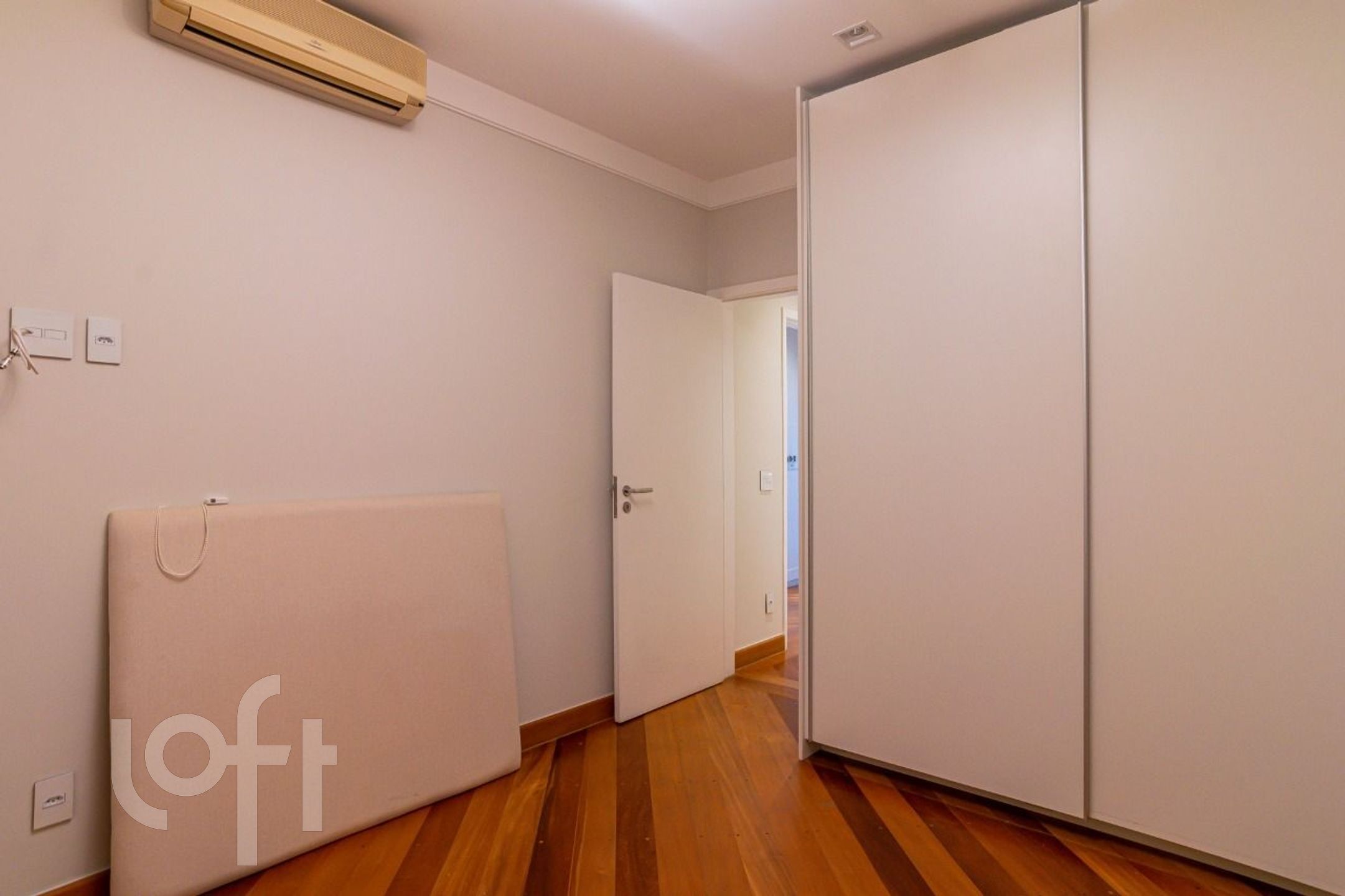 Apartamento à venda com 4 quartos, 270m² - Foto 14