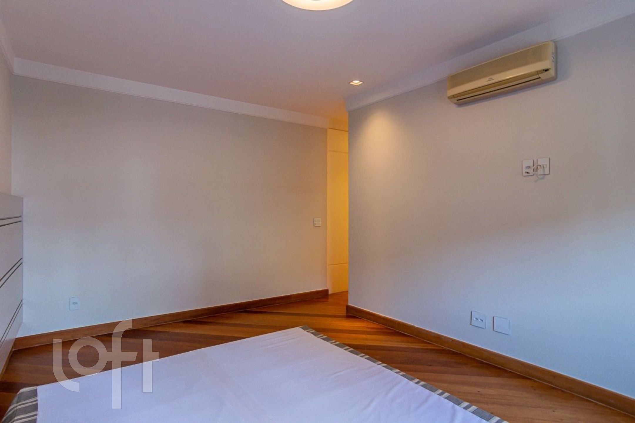 Apartamento à venda com 4 quartos, 270m² - Foto 10