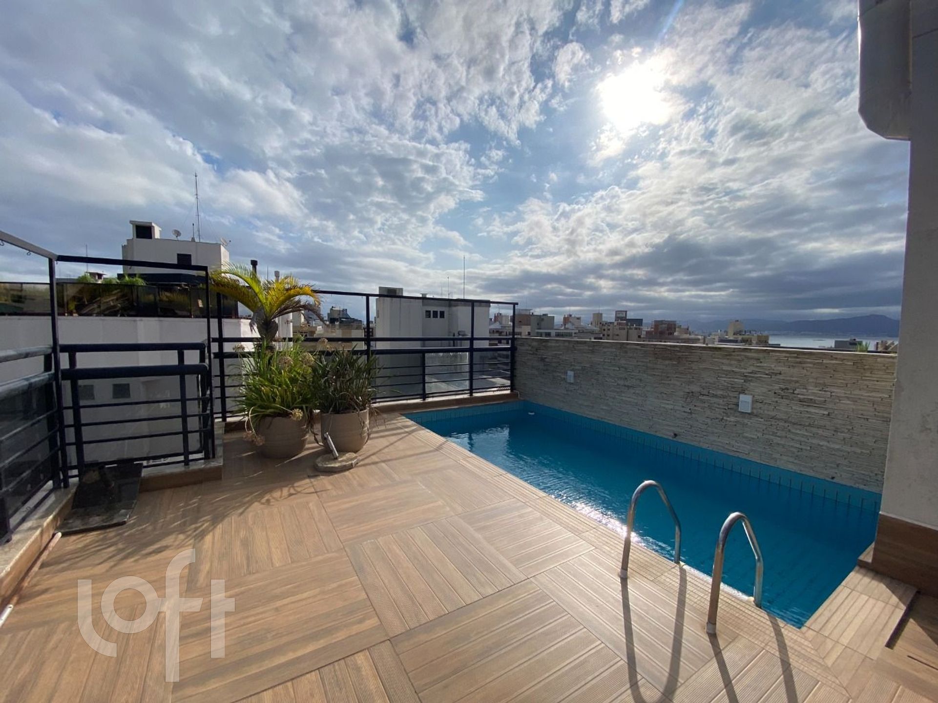 Apartamento à venda em Centro com 237 m², 4 quartos, 2 suítes, 3 vagas