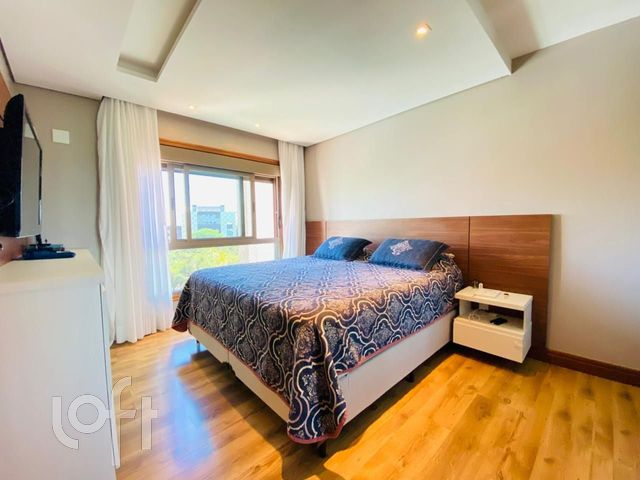 Apartamento com 130m², 3 dormitórios, 1 suíte, 2 vagas, Três Figueiras em Porto Alegre