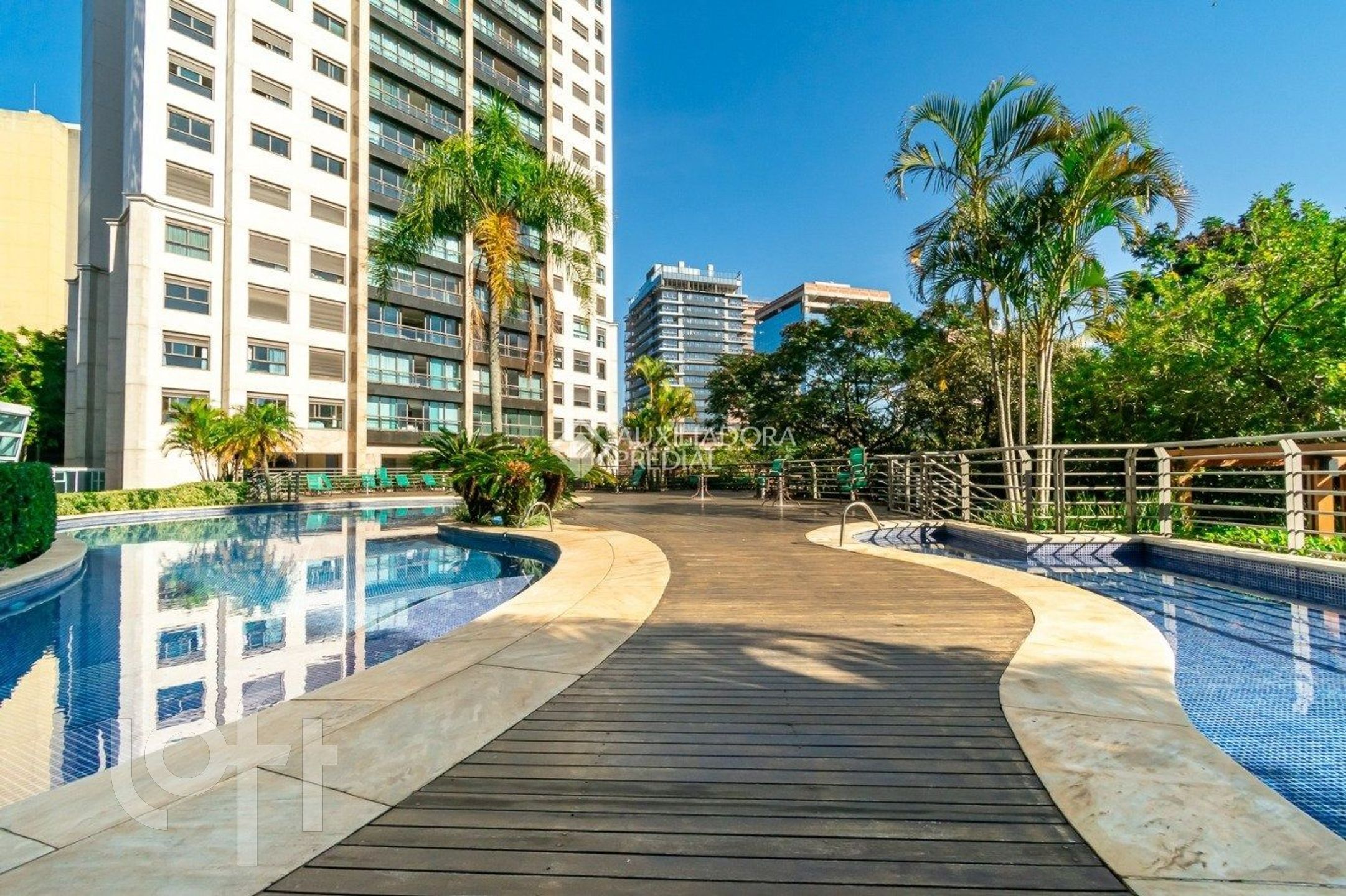 Apartamento com 130m², 3 dormitórios, 1 suíte, 2 vagas, Três Figueiras em Porto Alegre