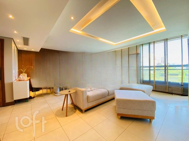 Apartamento com 130m², 3 dormitórios, 1 suíte, 2 vagas, Três Figueiras em Porto Alegre