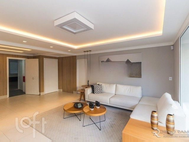 Apartamento com 67m², 1 dormitório, 1 suíte, 2 vagas, Floresta em Porto Alegre