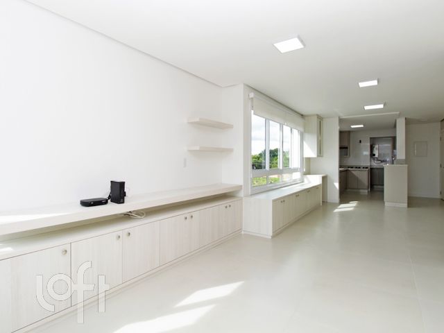 Apartamento com 98m², 3 dormitórios, 1 suíte, 2 vagas, Vila Ipiranga em Porto Alegre