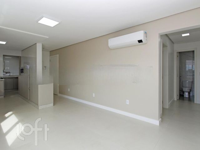 Apartamento com 98m², 3 dormitórios, 1 suíte, 2 vagas, Vila Ipiranga em Porto Alegre