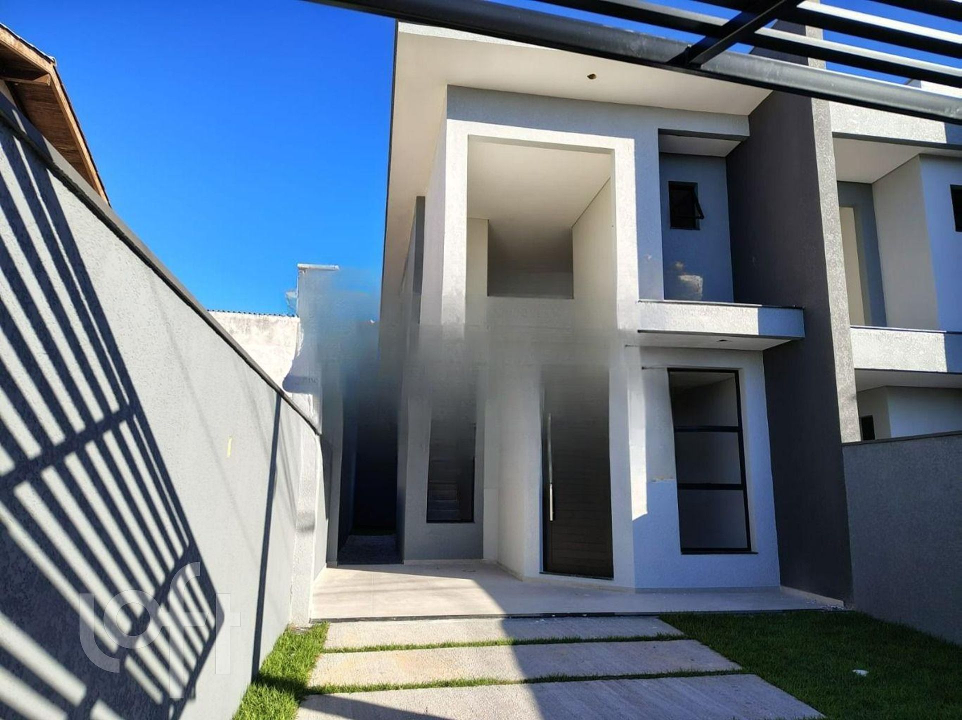 Casa à venda em Ingleses com 113 m², 3 quartos, 2 suítes, 2 vagas