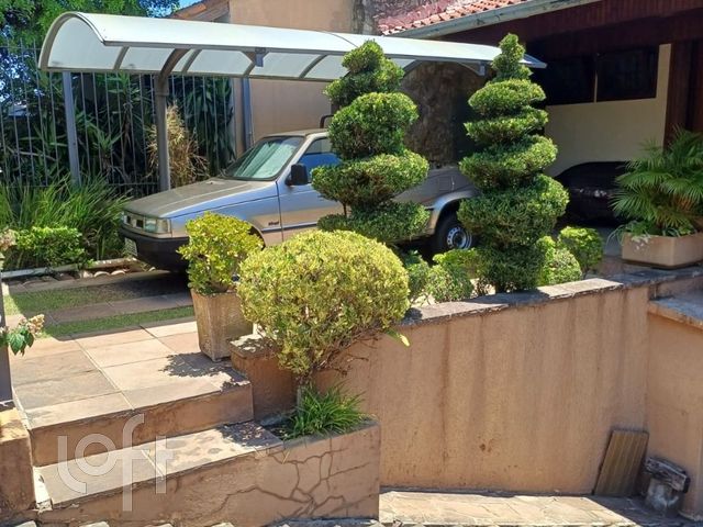 Casa com 300m², 3 dormitórios, 1 suíte, Chácara das Pedras em Porto Alegre