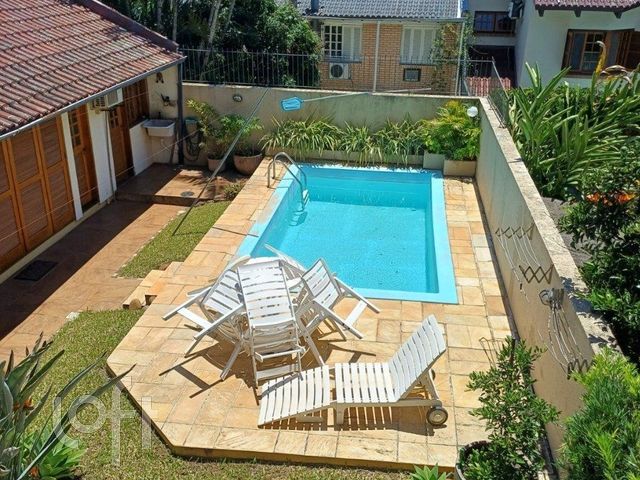 Casa com 300m², 3 dormitórios, 1 suíte, Chácara das Pedras em Porto Alegre