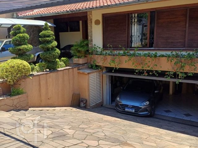 Casa com 300m², 3 dormitórios, 1 suíte, Chácara das Pedras em Porto Alegre