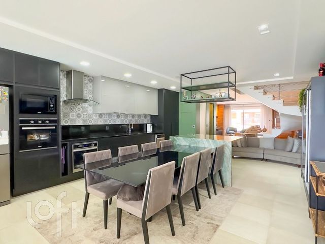 Casa com 315m², 3 dormitórios, 3 suítes, 5 vagas, Chácara das Pedras em Porto Alegre