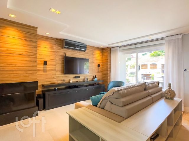 Casa com 315m², 3 dormitórios, 3 suítes, 5 vagas, Chácara das Pedras em Porto Alegre