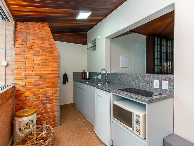 Apartamento com 145m², 3 dormitórios, 2 vagas, Santana em Porto Alegre
