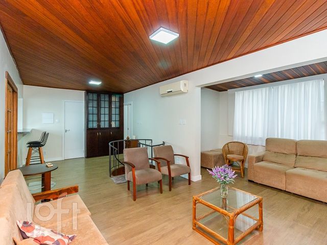 Apartamento com 145m², 3 dormitórios, 2 vagas, Santana em Porto Alegre