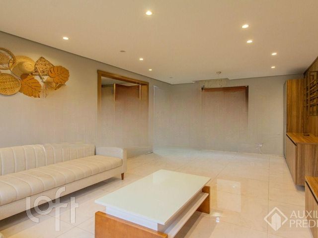Apartamento com 84m², 3 dormitórios, 1 suíte, 2 vagas, Petrópolis em Porto Alegre