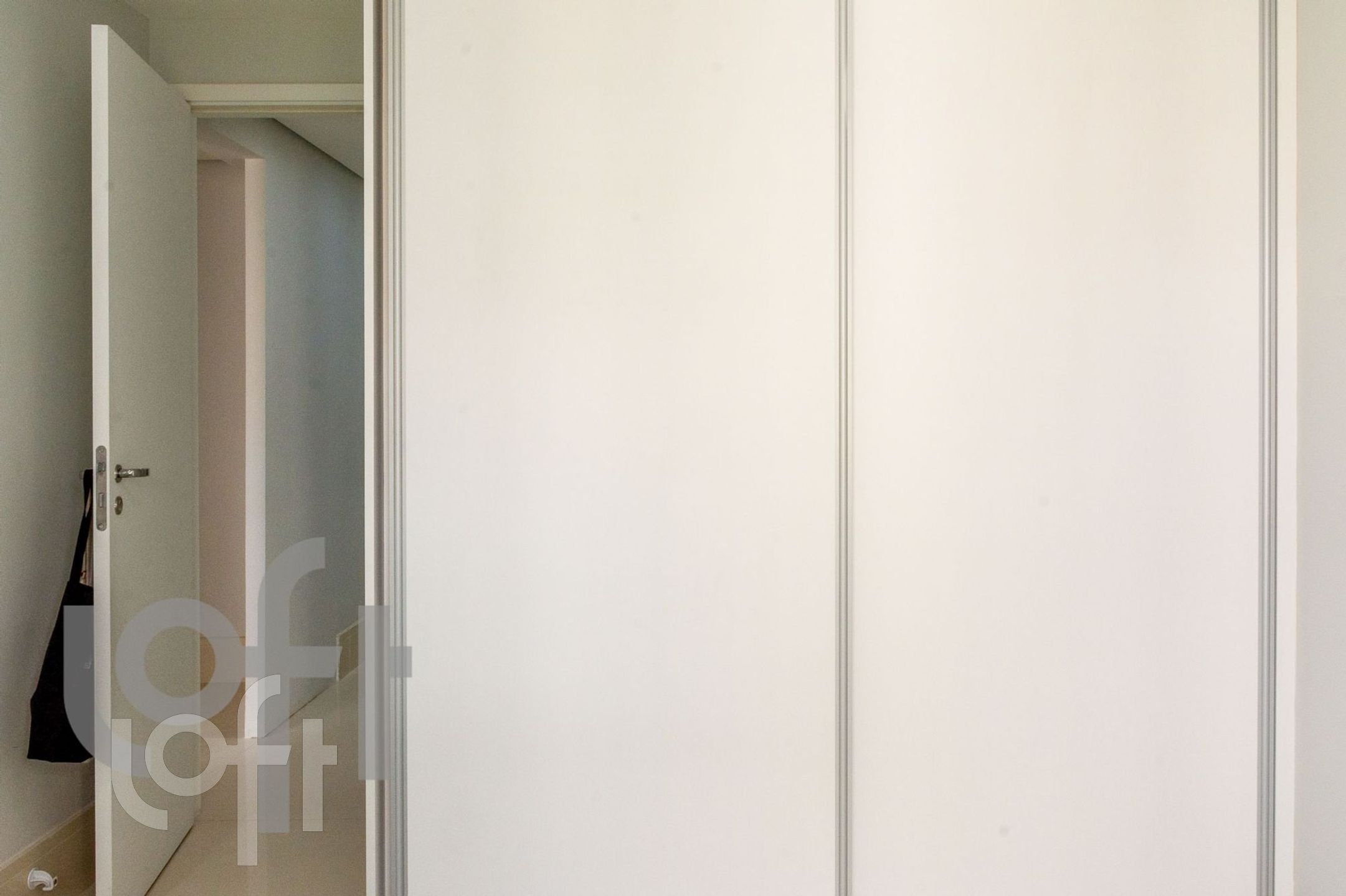 Apartamento à venda com 4 quartos, 157m² - Foto 15