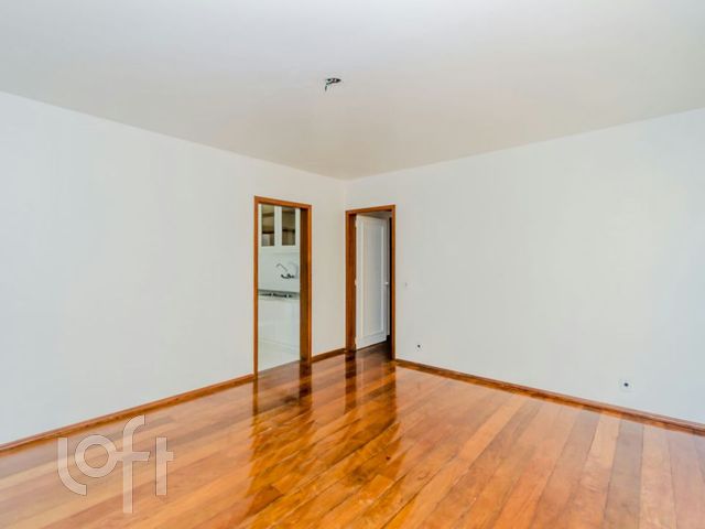 Apartamento com 120m², 3 dormitórios, 1 suíte, 2 vagas, Auxiliadora em Porto Alegre