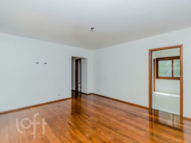 Apartamento com 120m², 3 dormitórios, 1 suíte, 2 vagas, Auxiliadora em Porto Alegre