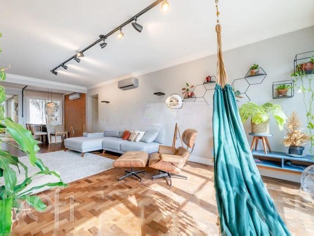 Apartamento com 141m², 3 dormitórios, 2 suítes, 2 vagas, Moinhos de Vento em Porto Alegre