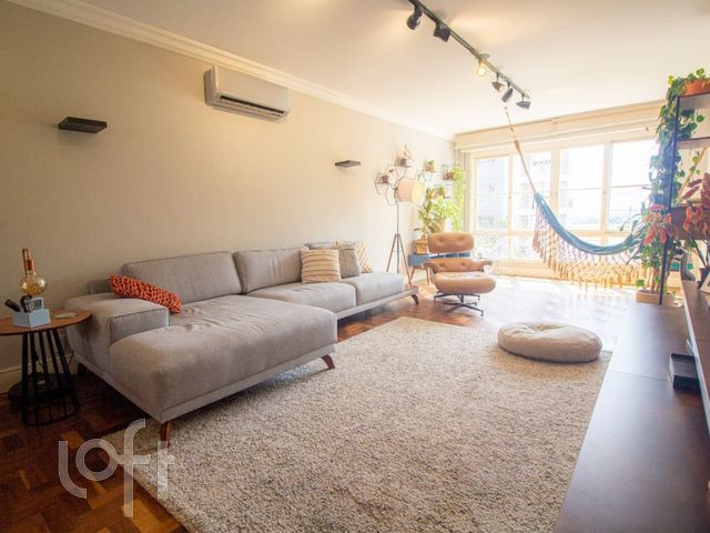 Apartamento com 141m², 3 dormitórios, 2 suítes, 2 vagas, Moinhos de Vento em Porto Alegre