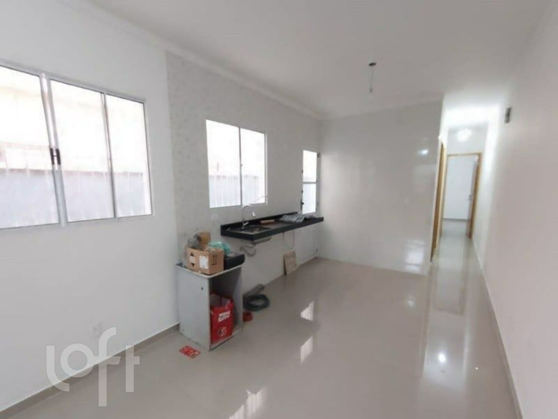 Casa à venda com 3 quartos, 95m² - Foto 2