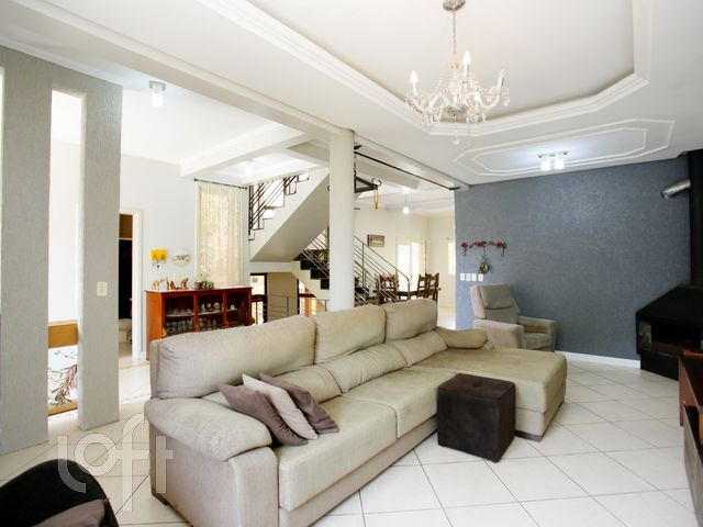 Casa com 379m², 5 dormitórios, 4 suítes, 4 vagas, Jardim Botânico em Porto Alegre