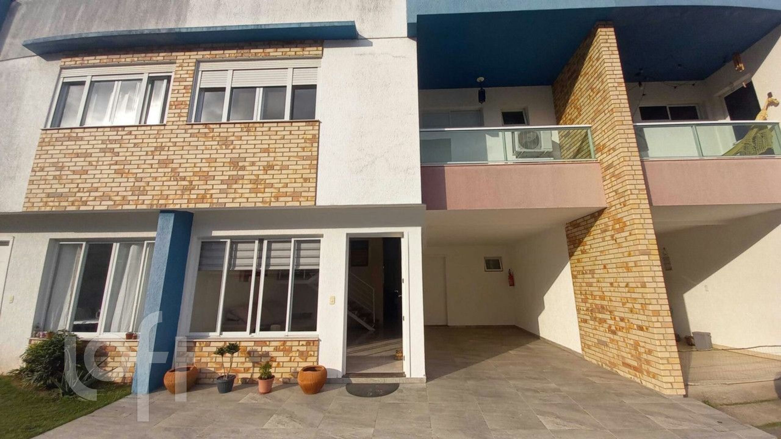 Casa Residencial com 100m², 3 quartos, 1 suíte, 2 garagens, no bairro Ingleses em Florianópolis