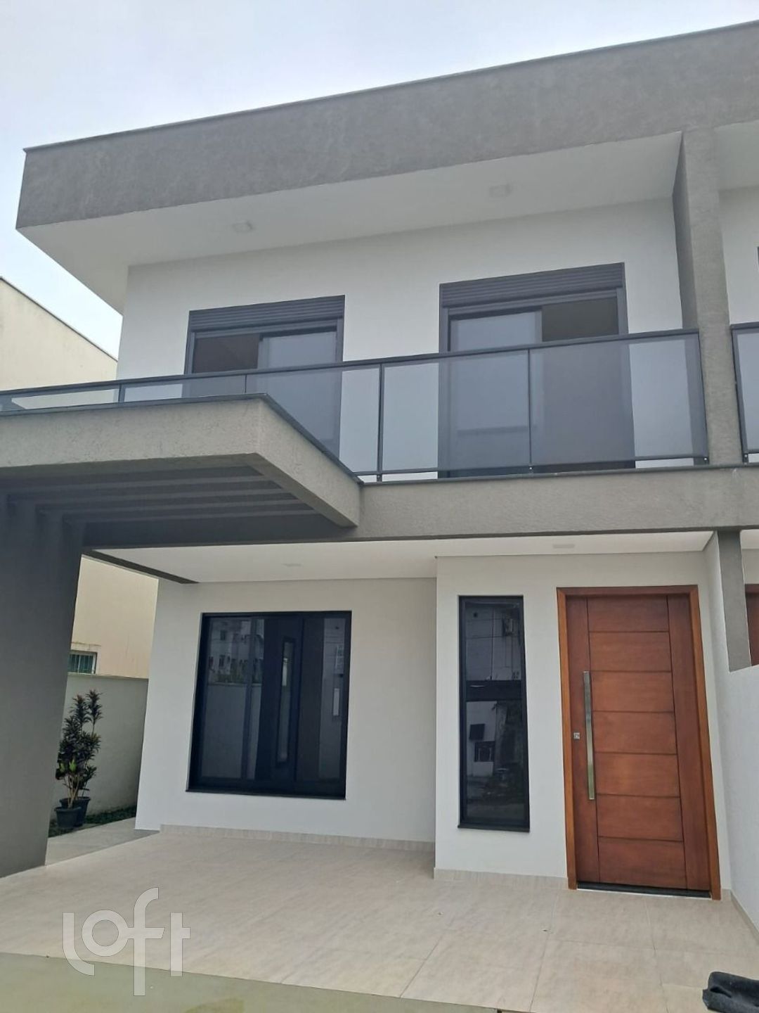 Casa à venda em Canasvieiras com 153 m², 3 quartos, 1 suíte, 2 vagas