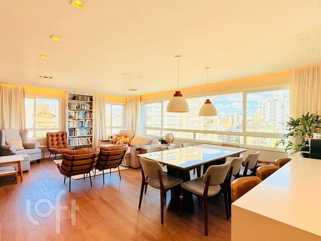 Apartamento com 140m², 3 dormitórios, 3 suítes, 2 vagas, Bela Vista em Porto Alegre