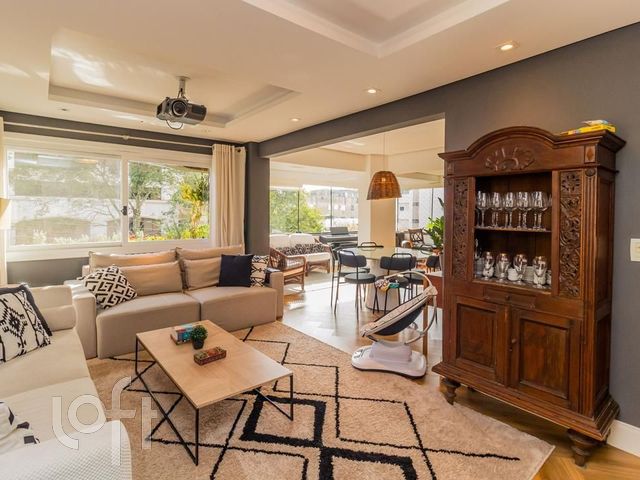 Apartamento com 139m², 3 dormitórios, 1 suíte, 4 vagas, Higienópolis em Porto Alegre