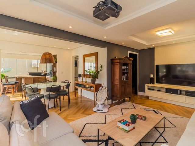 Apartamento com 139m², 3 dormitórios, 1 suíte, 4 vagas, Higienópolis em Porto Alegre