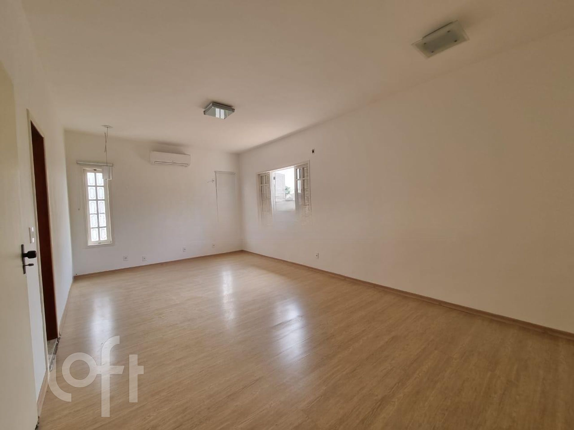 Casa à venda com 4 quartos, 347m² - Foto 5