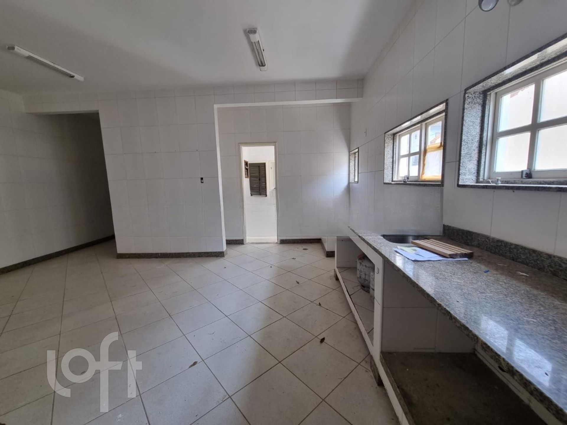 Casa à venda com 4 quartos, 347m² - Foto 4