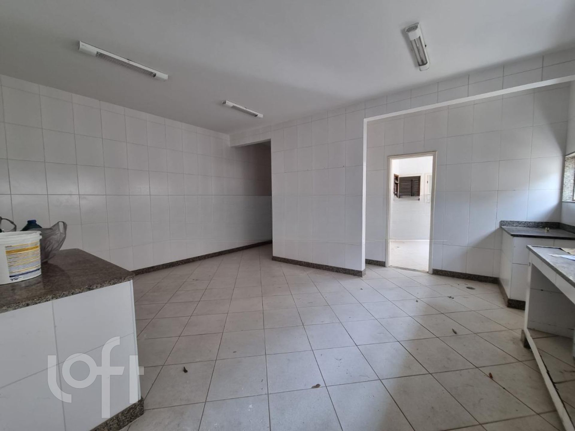 Casa à venda com 4 quartos, 347m² - Foto 13