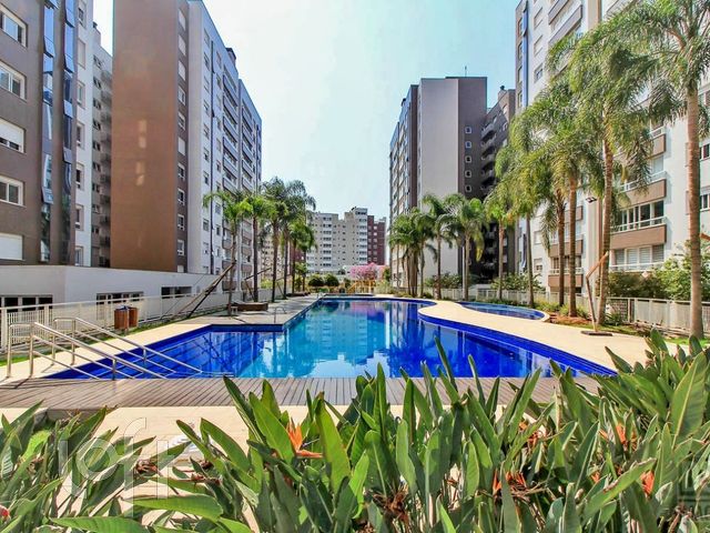 Apartamento com 128m², 3 dormitórios, 3 suítes, 2 vagas, Menino Deus em Porto Alegre